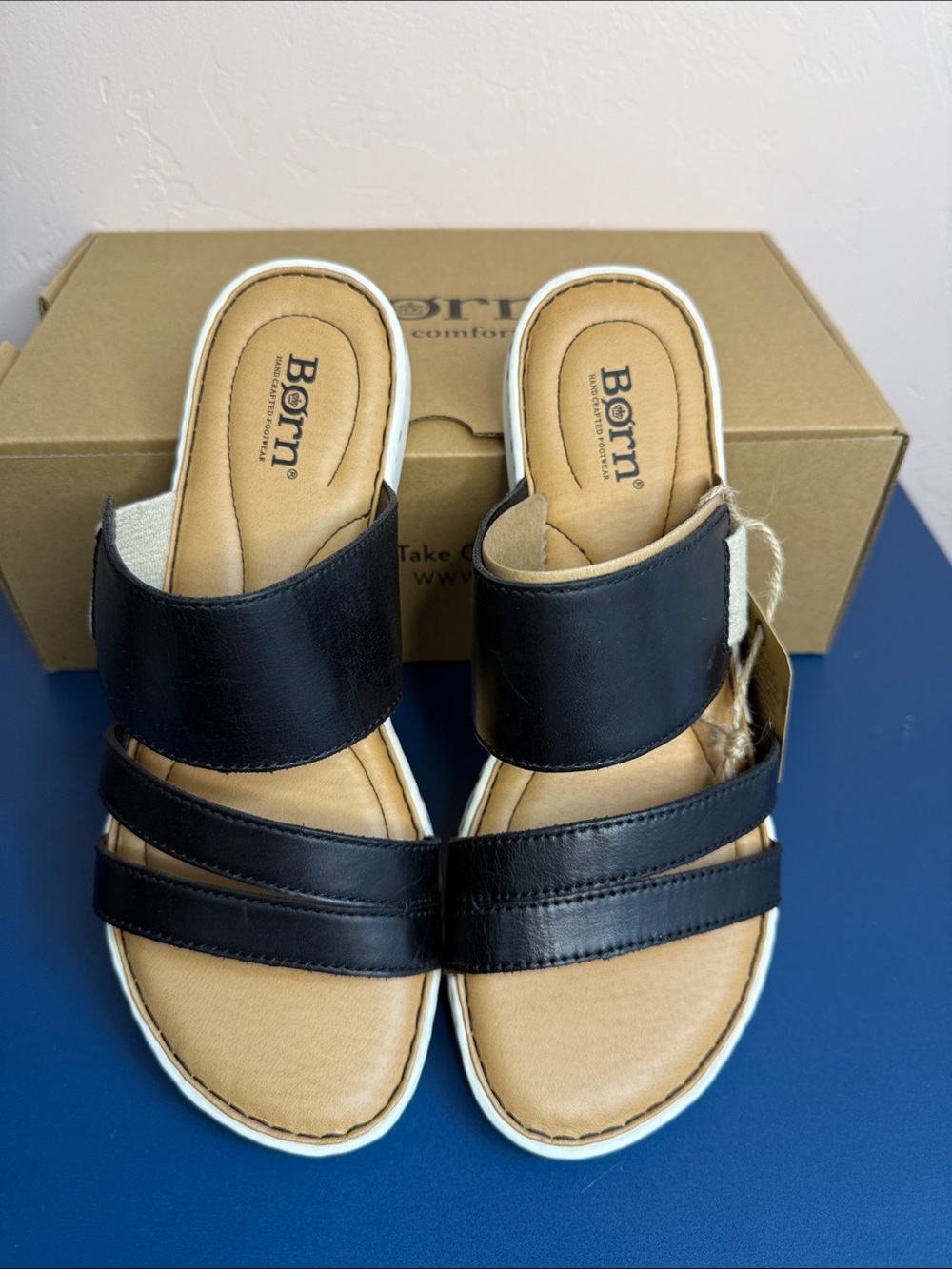 NWT Born Blakely Black and Tan Dual-Strap Slide Sandals size 9M - Picture 4 of 6